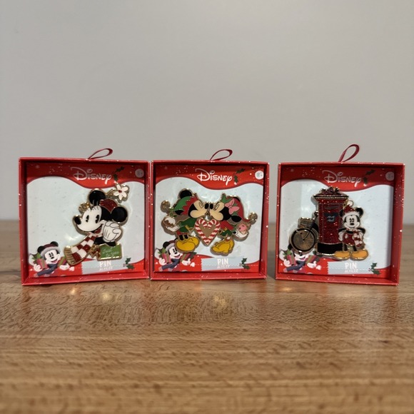 Disney Other - Disney Mickey & Minnie Premium Holiday Pin – Aldi 2025 Christmas Complete Set